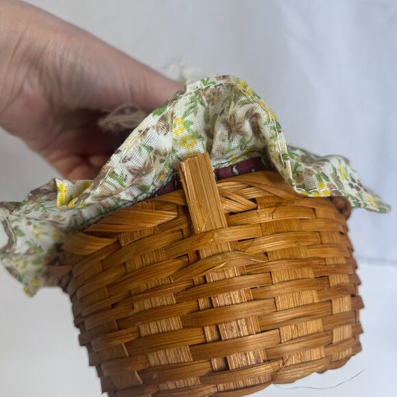 Price Products VTG Pin Cushion in Basket with Doll Head Sewing Accessory - Picture 6 of 8